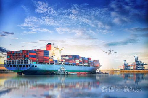 物流和国际集装箱船舶和货物货机在海洋运输